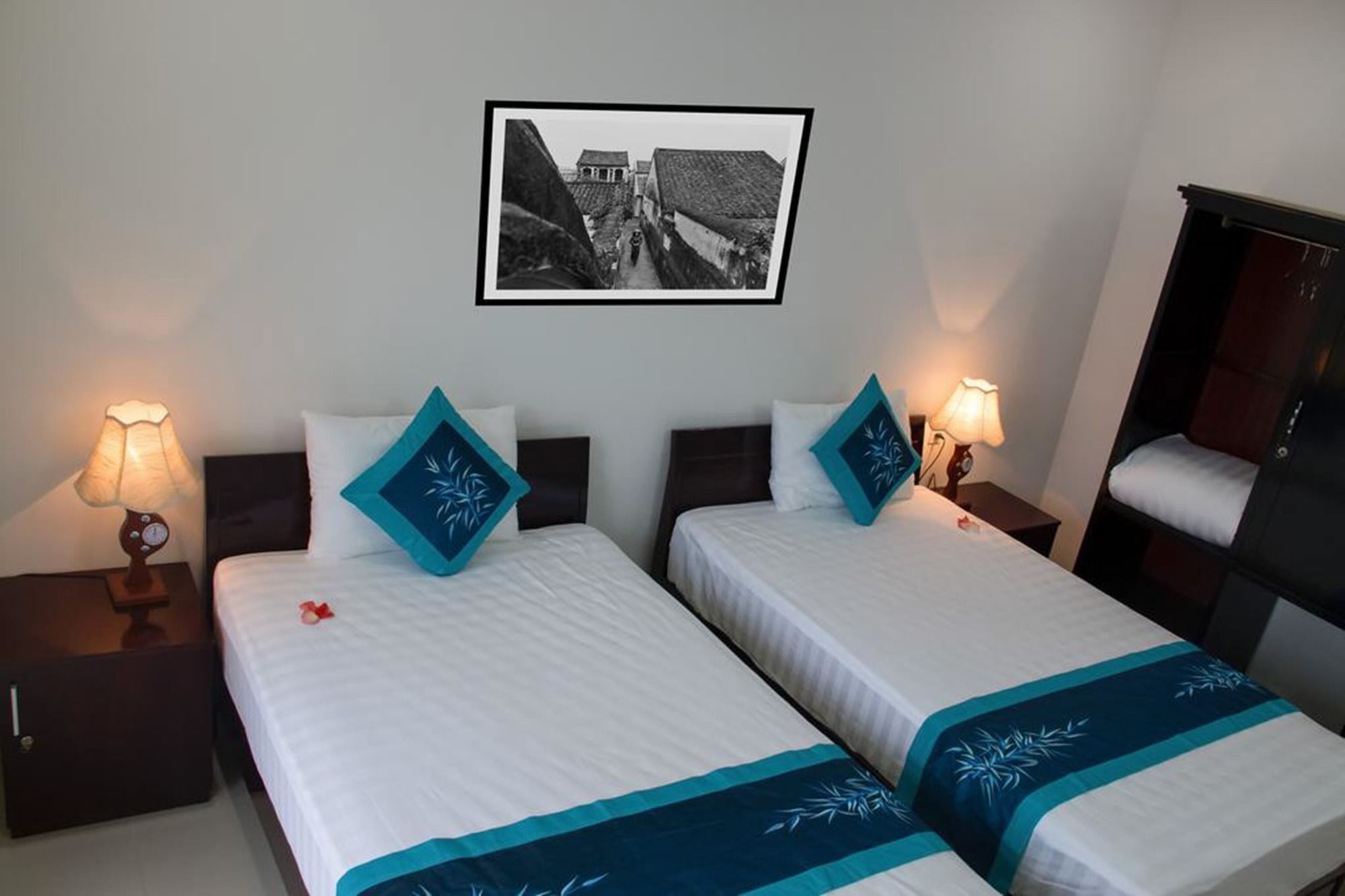 Sunshine Homestay Хойан Экстерьер фото
