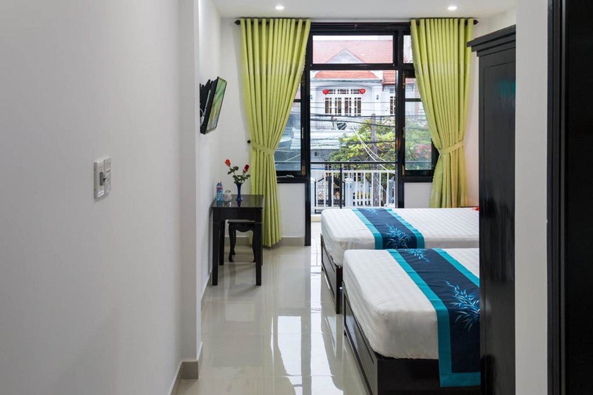 Sunshine Homestay Хойан Экстерьер фото